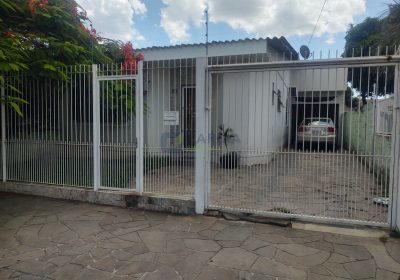 Casa com 119m², 2 dormitórios, 1 suíte, 4 vagas no bairro Passo das Pedras em Porto Alegre