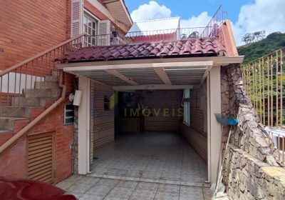 Casa com 164m², 3 dormitórios, 1 suíte, 3 vagas no bairro Cascata em Porto Alegre