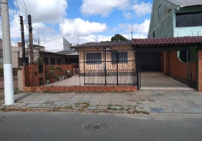 Casa com 170m², 3 dormitórios, 3 vagas no bairro Sarandi em Porto Alegre