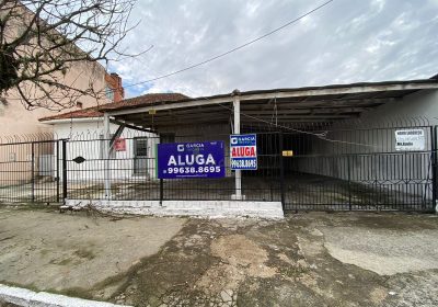 Casa com 100m², 2 dormitórios, 3 vagas no bairro Sarandi em Porto Alegre