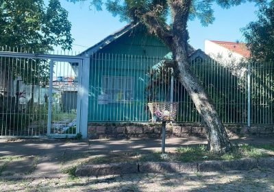 Terreno com 330m² no bairro Jardim Itu em Porto Alegre