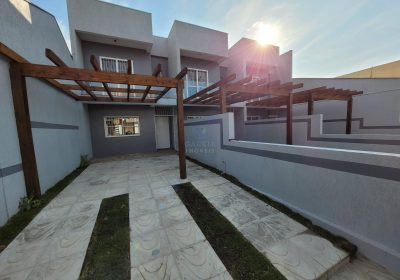 Casa com 187m², 3 dormitórios, 1 suíte, 2 vagas no bairro Sarandi em Porto Alegre