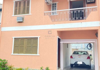 Casa com 143m², 2 dormitórios, 1 suíte, 4 vagas no bairro Ecoville em Porto Alegre
