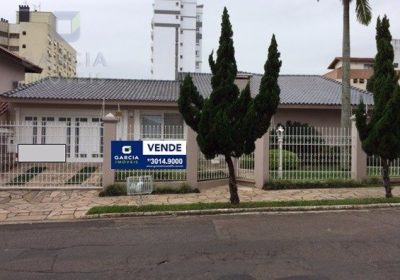 Casa com 230m², 3 dormitórios, 1 suíte, 2 vagas no bairro Jardim Lindóia em Porto Alegre