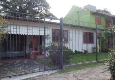 Casa com 110m², 3 dormitórios, 1 vaga no bairro Sarandi em Porto Alegre