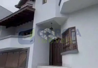 Casa com 268m², 4 dormitórios, 2 suítes, 2 vagas no bairro Sarandi em Porto Alegre