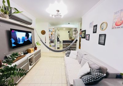 Apartamento com 101m², 2 dormitórios, 1 suíte, 2 vagas no bairro Vila Ipiranga em Porto Alegre