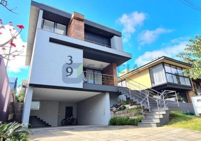 Casa em Condomínio com 307m², 3 dormitórios, 2 suítes, 2 vagas no bairro Condomínio Buena Vista em Viamão