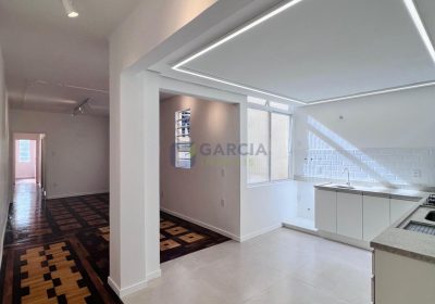 Apartamento com 81m², 2 dormitórios no bairro Centro em Porto Alegre