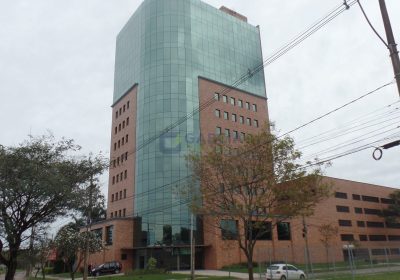 Prédio com 3.080m², 80 vagas no bairro São João em Porto Alegre