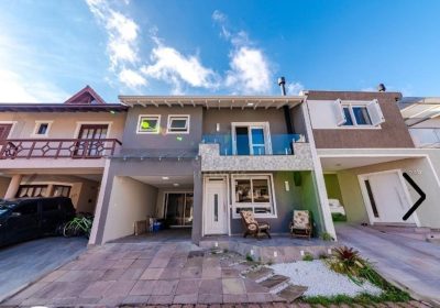 Casa com 144m², 3 dormitórios, 1 suíte, 2 vagas no bairro Ecoville em Porto Alegre