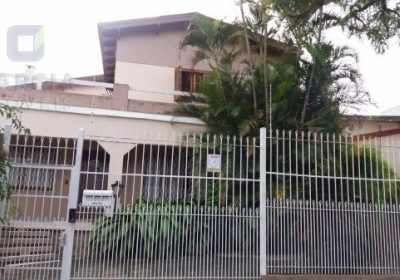 Casa com 296m², 3 dormitórios, 1 suíte, 4 vagas no bairro Sarandi em Porto Alegre