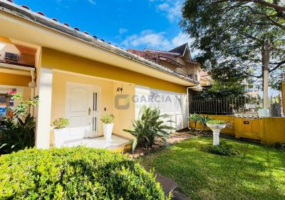Casa com 202m², 3 dormitórios, 1 suíte, 5 vagas no bairro Jardim Itu em Porto Alegre