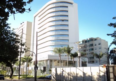 Sala Comercial com 46m², 1 vaga no bairro Passo da Areia em Porto Alegre