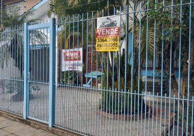 Casa com 125m², 3 dormitórios, 1 suíte, 2 vagas no bairro Sarandi em Porto Alegre