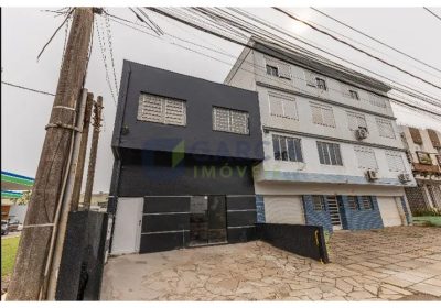 Prédio com 300m², 2 vagas no bairro Navegantes em Porto Alegre
