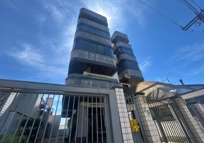 Apartamento com 172m², 4 dormitórios, 1 suíte, 2 vagas no bairro Jardim Lindóia em Porto Alegre