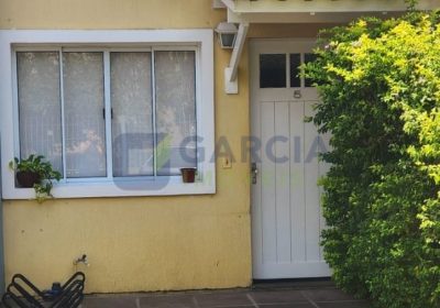 Casa com 66m², 2 dormitórios, 1 vaga no bairro Sarandi em Porto Alegre