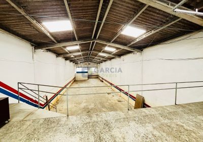 Depósito com 451m², 1 vaga no bairro Sarandi em Porto Alegre