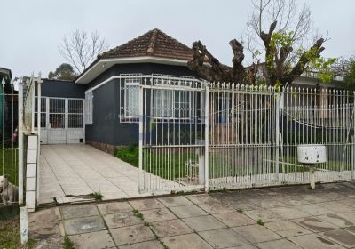 Terreno com 150m², 4 dormitórios, 3 vagas no bairro Rubem Berta em Porto Alegre