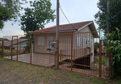 Casa com 40m², 3 dormitórios, 2 vagas no bairro Rubem Berta em Porto Alegre