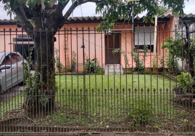 Casa com 138m², 2 dormitórios, 1 suíte, 1 vaga no bairro Santa Rosa de Lima em Porto Alegre