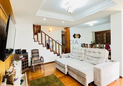 Casa com 313m², 4 dormitórios, 1 suíte, 5 vagas no bairro Passo das Pedras em Porto Alegre