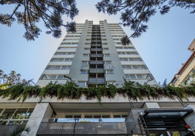 Apartamento com 112m², 3 dormitórios, 3 suítes, 2 vagas no bairro Auxiliadora em Porto Alegre