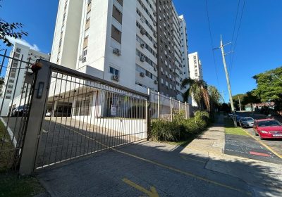 Apartamento com 70m², 2 dormitórios, 1 suíte, 1 vaga no bairro Passo da Areia em Porto Alegre