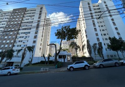 Apartamento com 70m², 2 dormitórios, 1 suíte, 1 vaga no bairro Passo da Areia em Porto Alegre