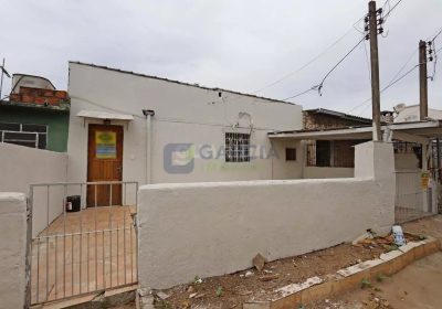 Casa com 91m², 2 dormitórios, 1 suíte, 1 vaga no bairro Farrapos em Porto Alegre