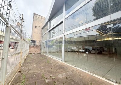 Depósito com 390m² no bairro São João em Porto Alegre