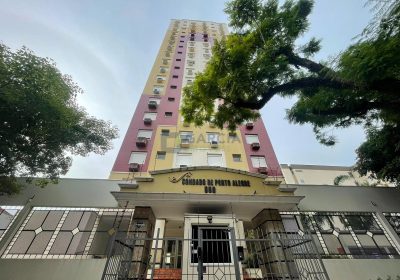 Apartamento com 80m², 2 dormitórios, 2 vagas no bairro Floresta em Porto Alegre
