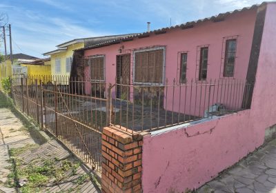Casa com 250m², 2 dormitórios, 2 vagas no bairro Sarandi em Porto Alegre