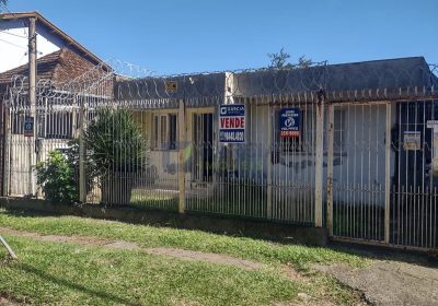 Casa com 160m², 5 dormitórios, 1 suíte, 2 vagas no bairro Morro Santana em Porto Alegre