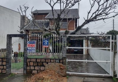 Casa com 195m², 5 dormitórios, 4 vagas no bairro Sumaré em Alvorada