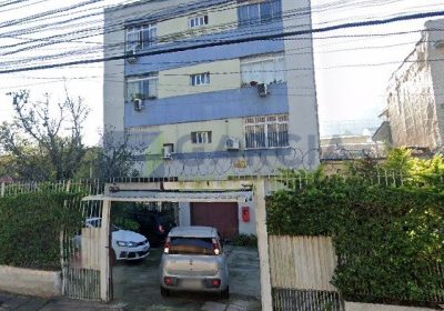 Apartamento com 101m², 2 dormitórios, 1 suíte, 1 vaga no bairro Medianeira em Porto Alegre
