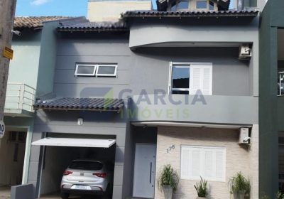 Casa em Condomínio com 156m², 3 dormitórios, 1 suíte, 3 vagas no bairro Ecoville em Porto Alegre
