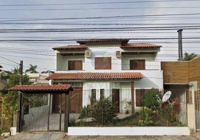 Casa com 250m², 3 dormitórios, 1 suíte, 2 vagas no bairro Sarandi em Porto Alegre