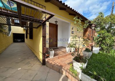 Casa com 145m², 3 dormitórios, 1 suíte, 4 vagas no bairro Sarandi em Porto Alegre
