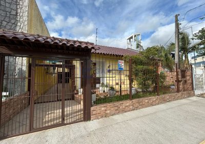Casa com 145m², 3 dormitórios, 1 suíte, 4 vagas no bairro Sarandi em Porto Alegre