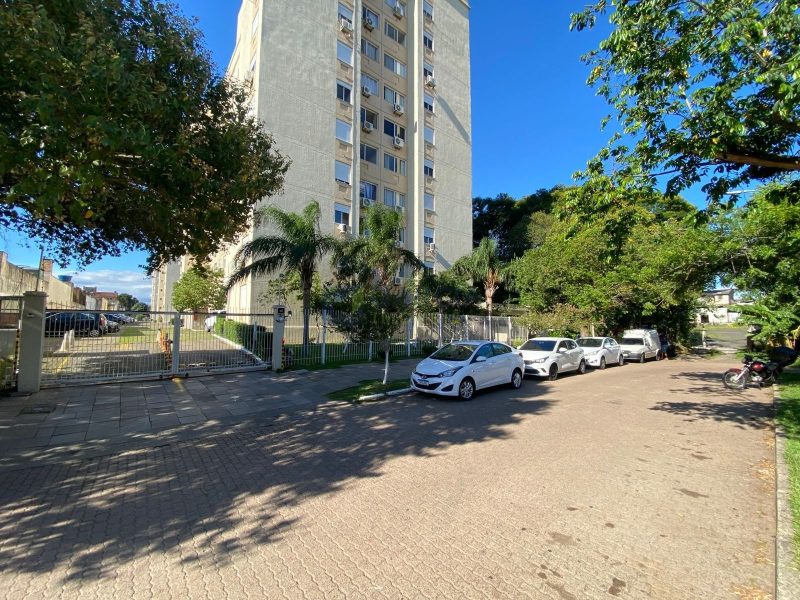 Apartamento com 62m², 3 dormitórios, 1 suíte, 1 vaga no bairro Sarandi em Porto Alegre