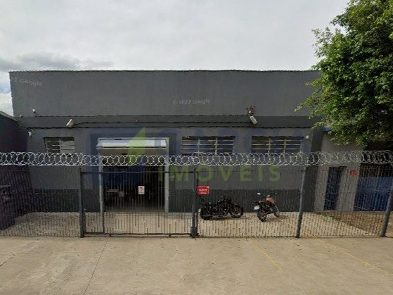 Depósito com 372m² no bairro Floresta em Porto Alegre