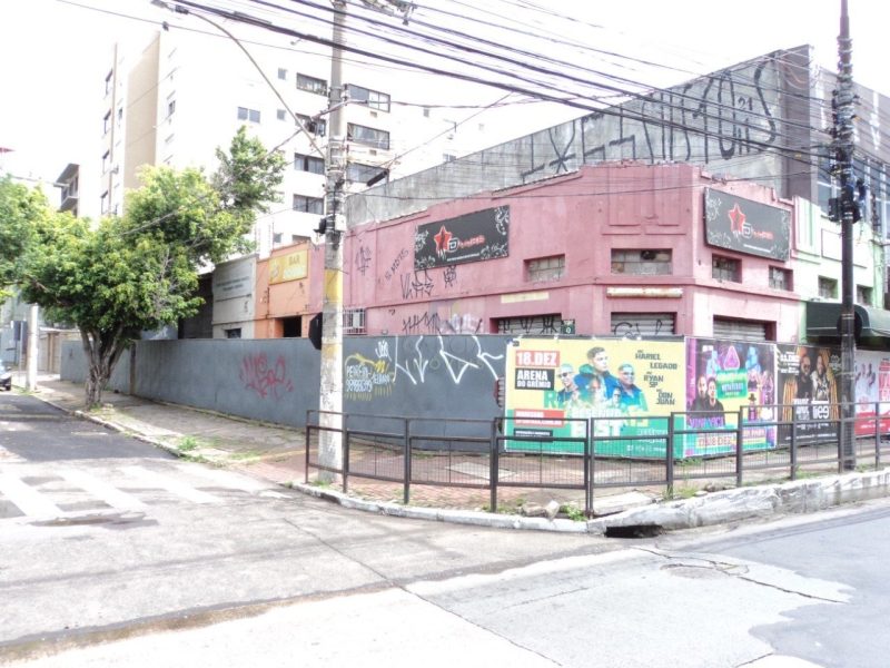 Terreno com 359m² no bairro Passo da Areia em Porto Alegre