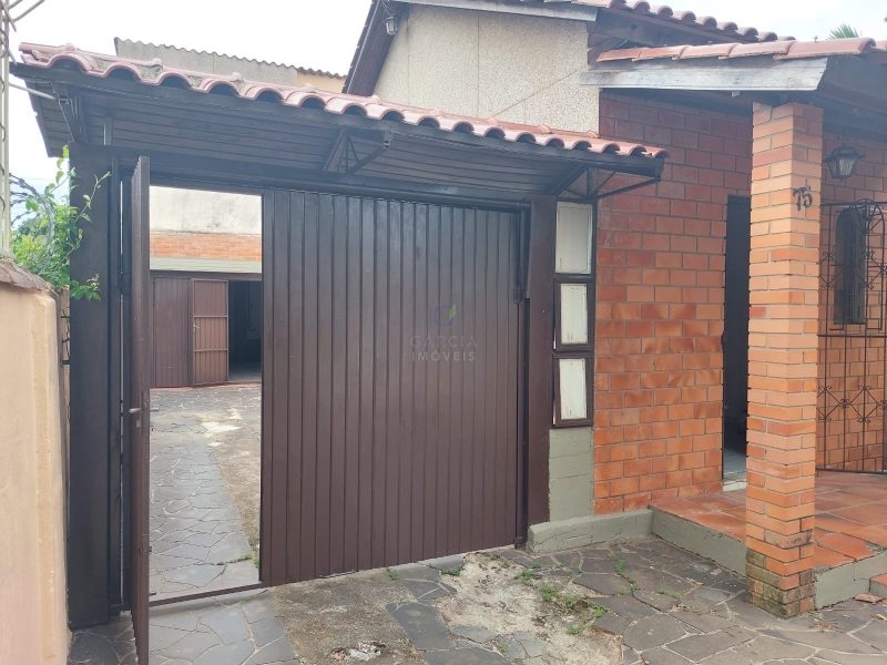 Casa com 150m², 4 dormitórios, 1 vaga no bairro Sarandi em Porto Alegre