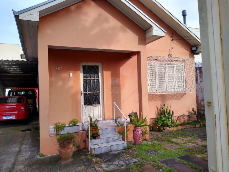 Casa com 384m², 6 dormitórios, 2 vagas no bairro Cristo Redentor em Porto Alegre