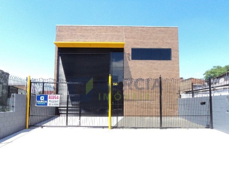 Depósito com 200m², 3 vagas no bairro Sarandi em Porto Alegre