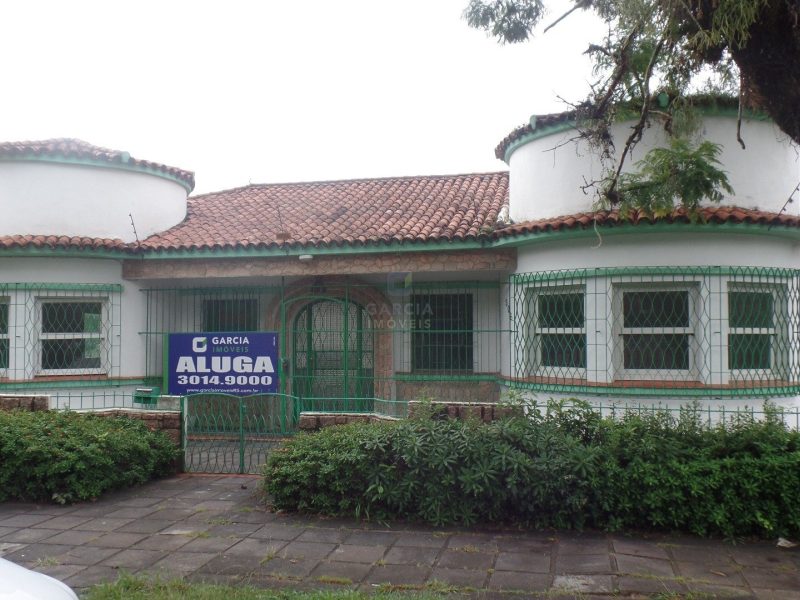 Casa com 300m², 4 dormitórios, 1 suíte, 1 vaga no bairro Chácara das Pedras em Porto Alegre