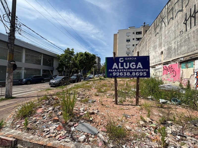 Terreno com 359m² no bairro Passo da Areia em Porto Alegre