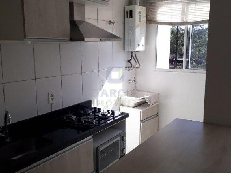 Apartamento com 42m², 2 dormitórios, 1 vaga no bairro São Sebastião em Porto Alegre